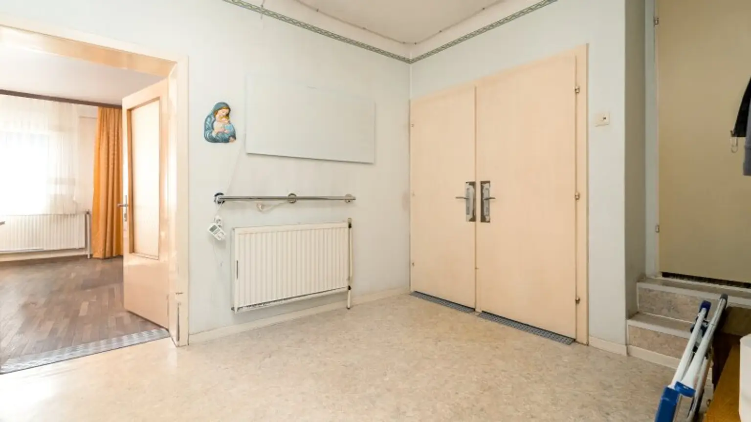 Sanierungsbedürftiges Haus in Untersiebenbrunn! Rohdachboden mit Ausbaupotential!