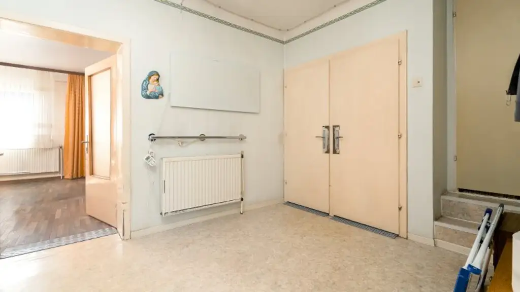 Sanierungsbedürftiges Haus in Untersiebenbrunn! Rohdachboden mit Ausbaupotential!