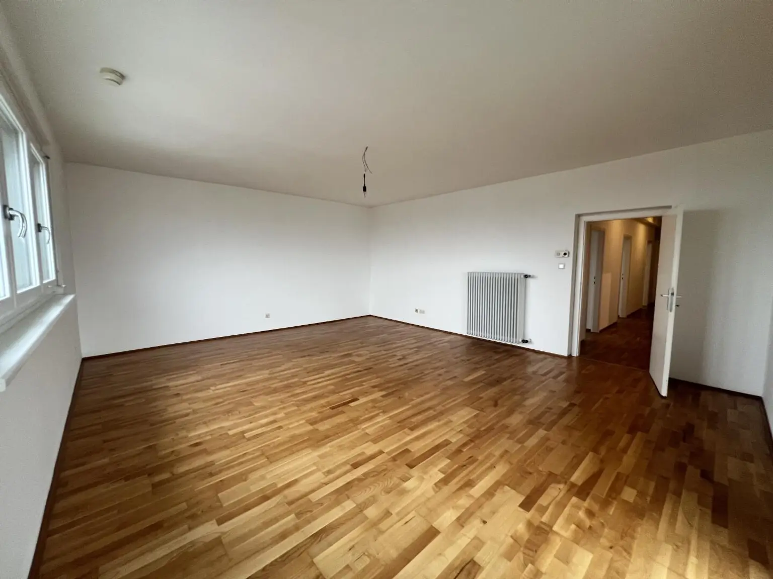 Sanierte 4-Zimmer-Wohnung mit 2 Balkonen und traumhaftem Blick über Graz inkl. Stellplatz