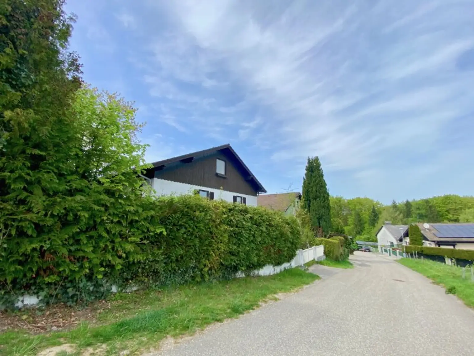 HAUS zu SANIEREN mit GARTEN im Wienerwald