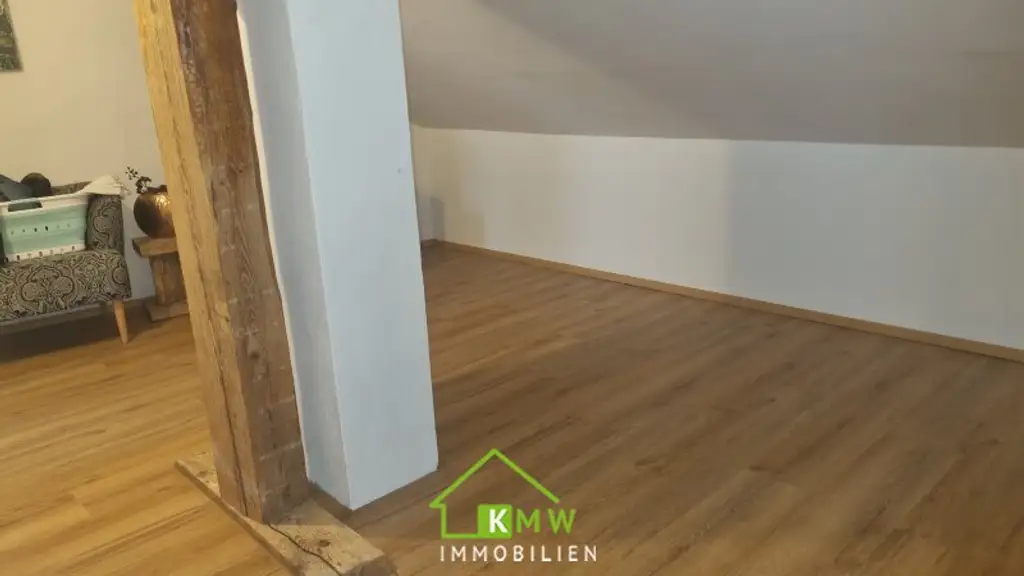 3-Zimmer-Dachgeschoßwohnung in zentraler Ruhelage