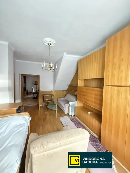 Sanierungsbedürftiges Einfamilienhaus in ruhiger Lage!!!