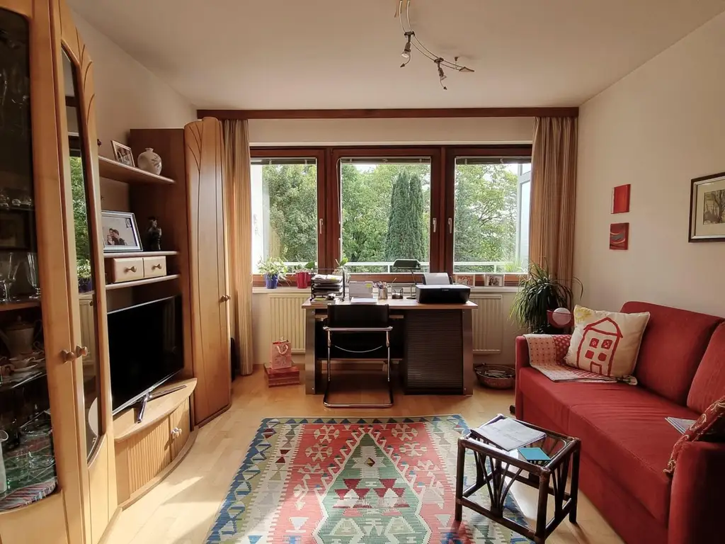 WOHNUNG  MIT  WOHNRECHT