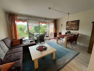 Wohnbereich mit direktem Zugang in den Garten