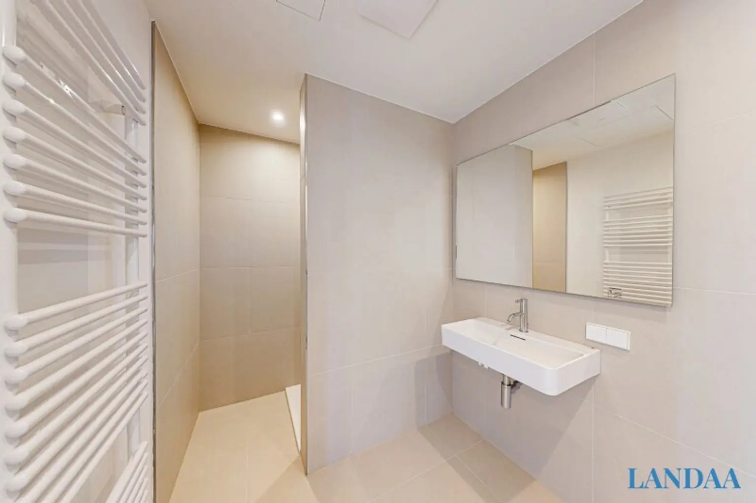 Exklusive 2-Zimmer-Wohnung mit Panorama-Blick & Concierge-Service