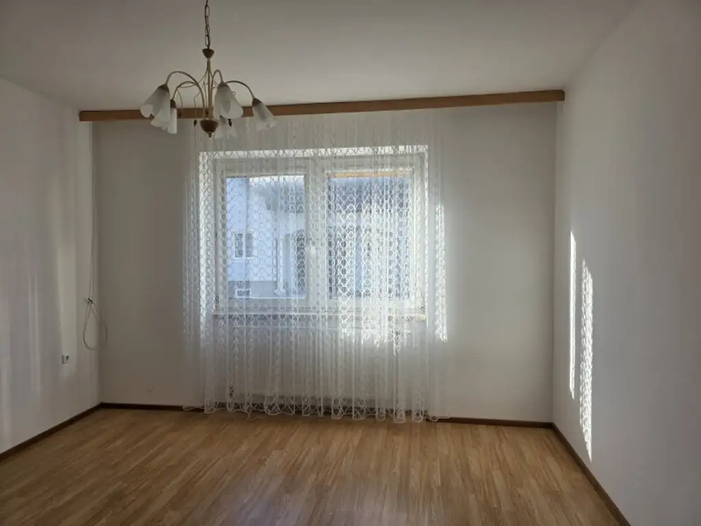 „NUR 25 MINUTEN von WIEN!“ EIN- ODER ZWEIFAMILIENHAUS – schönes ECKGRUNDSTÜCK