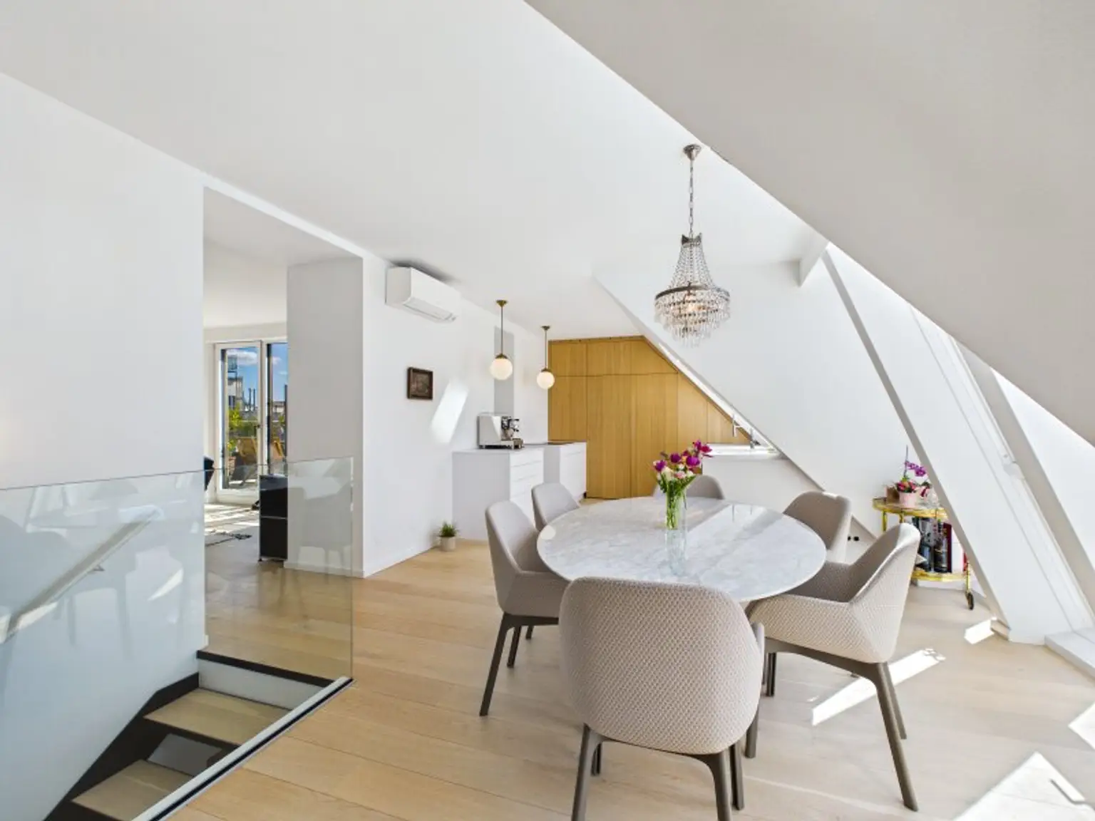 Küche mit Essbereich