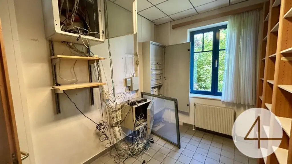 Ehemalige Raiffeisenbank in Strasshof Großzügiges Büro/Praxis – Top Angebot!