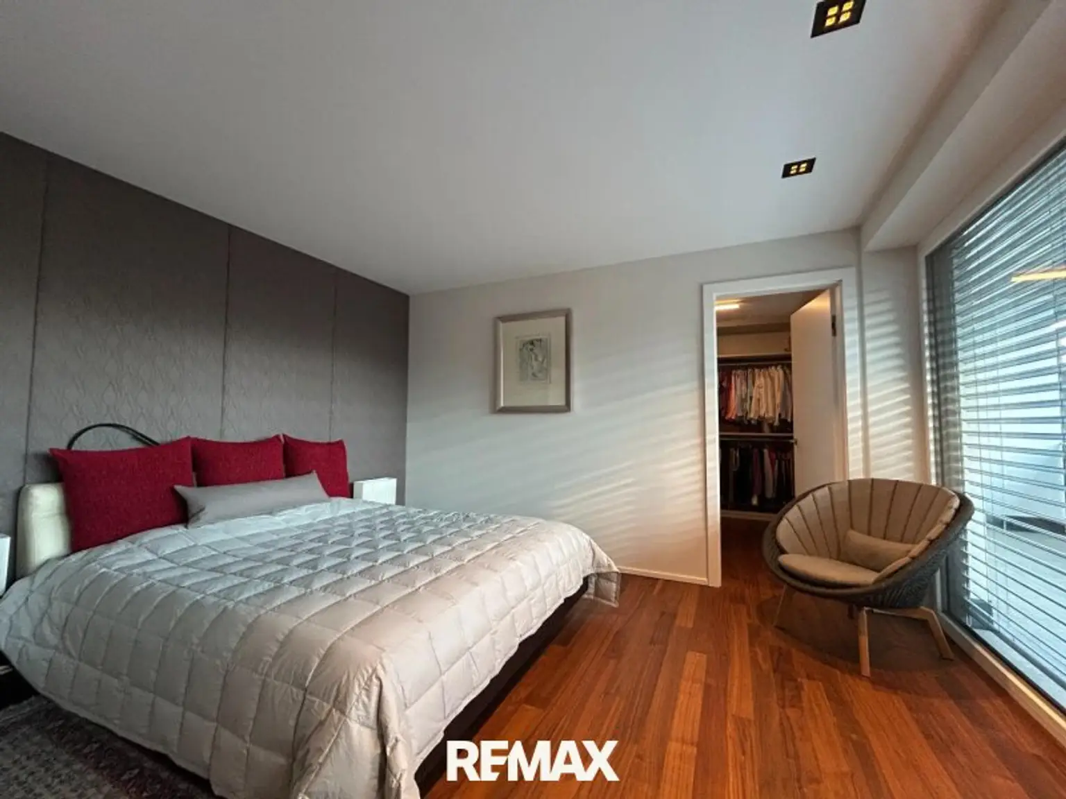 Zimmer mit Ankleideraum OG