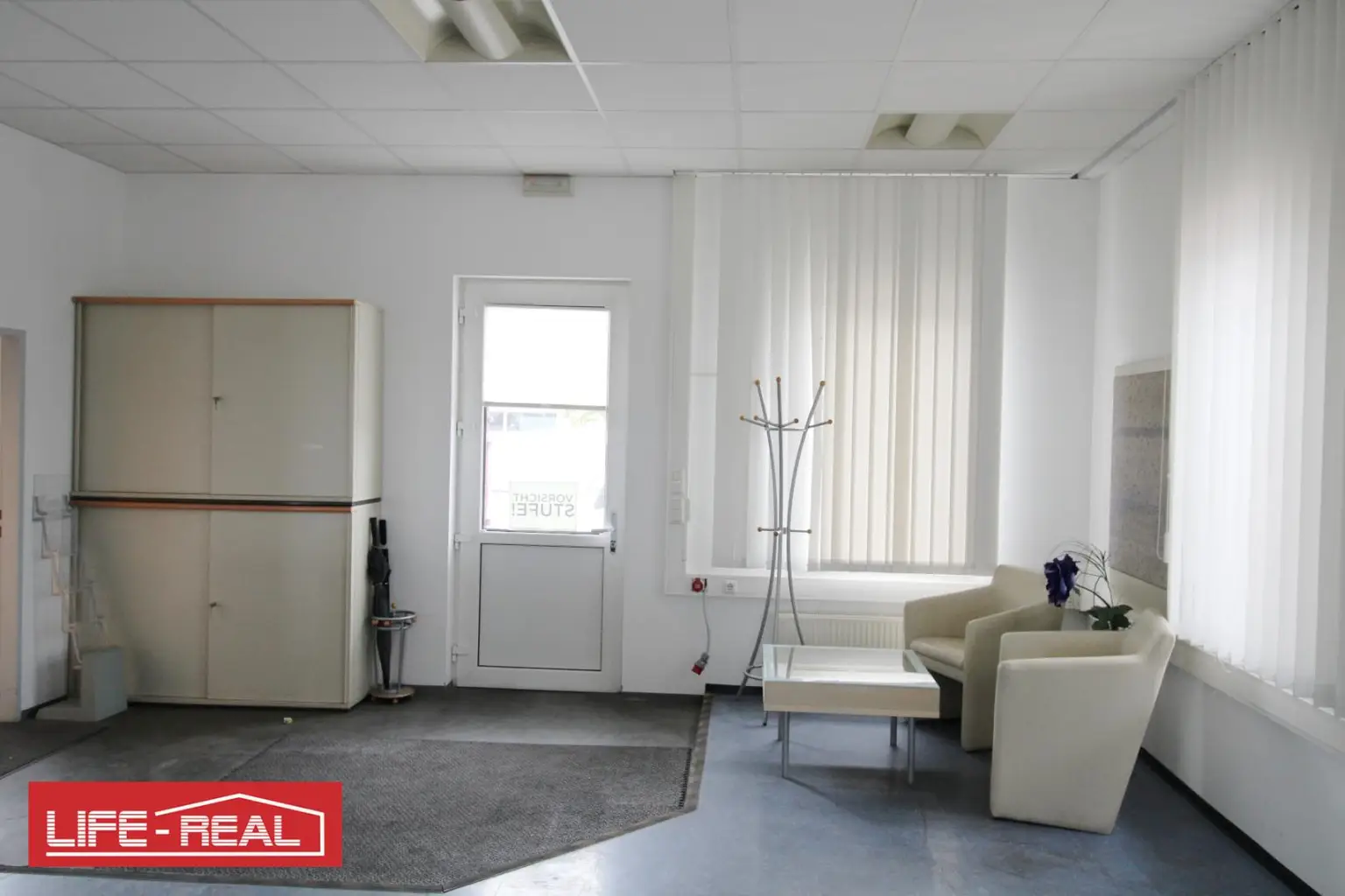 Vielseitig nutzbare Lagerhalle mit Büro im Gewerbegebiet Gramastetten