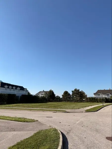 Plot and street view