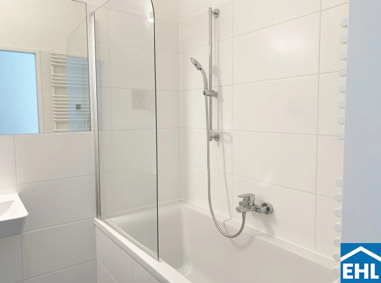 Moderner Wohnungshit für zwei mit Balkon an der Lände!