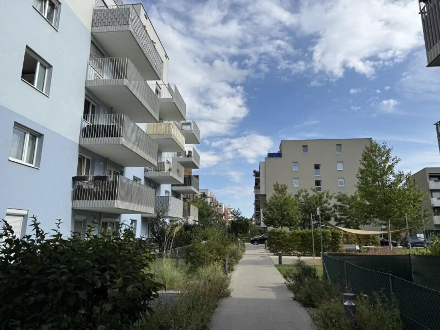+NEU+ Ihr liebevoller und hochwertiger Rückzugsort im Grünen – Sonnige 3-Zimmer-Wohnung mit Balkon & bester Anbindung