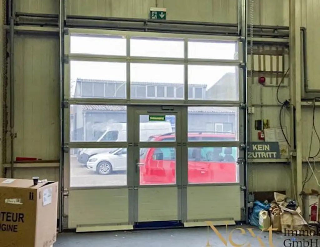 Lagerhalle mit 2 Rolltoren in Leonding zu vermieten!