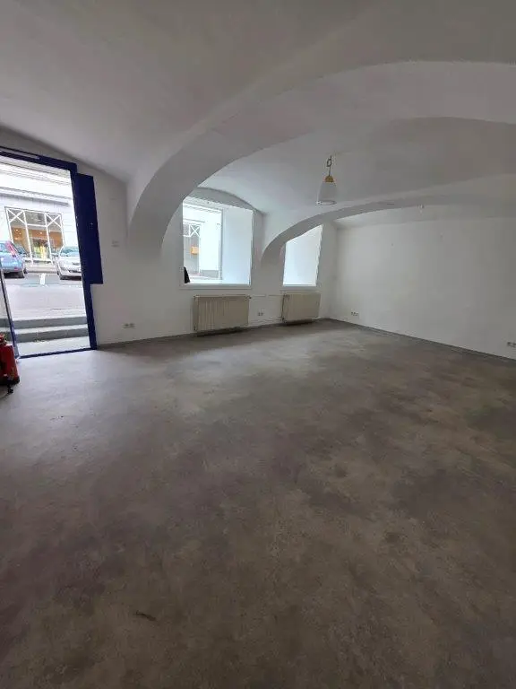 Großer Raum mit Gewölbe