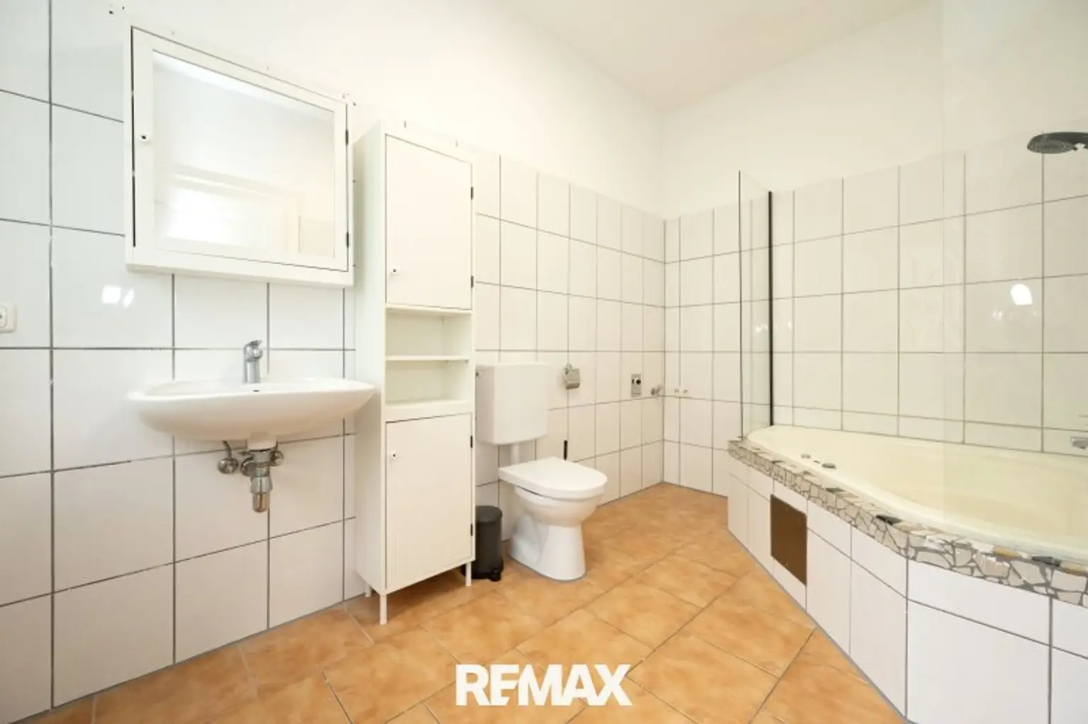 Badezimmer (EG)
