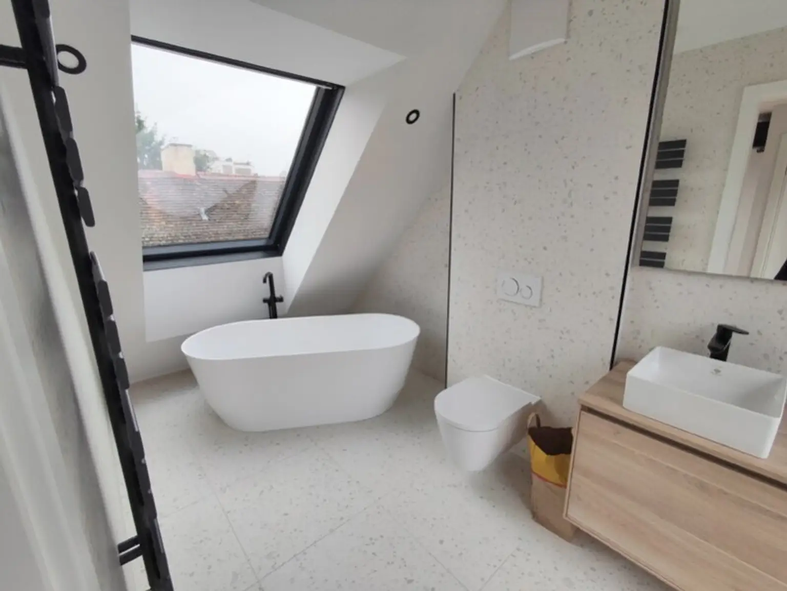 Krongasse! Erstbezug Penthouse mit 3 Terrassen und privatem Liftzugang auf frisch saniertem Altbau! Top17