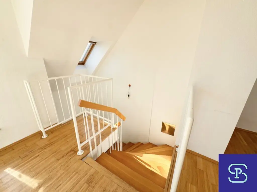 Helle 61m² Dachmaisonette mit 10m² Terrasse - 1170 Wien