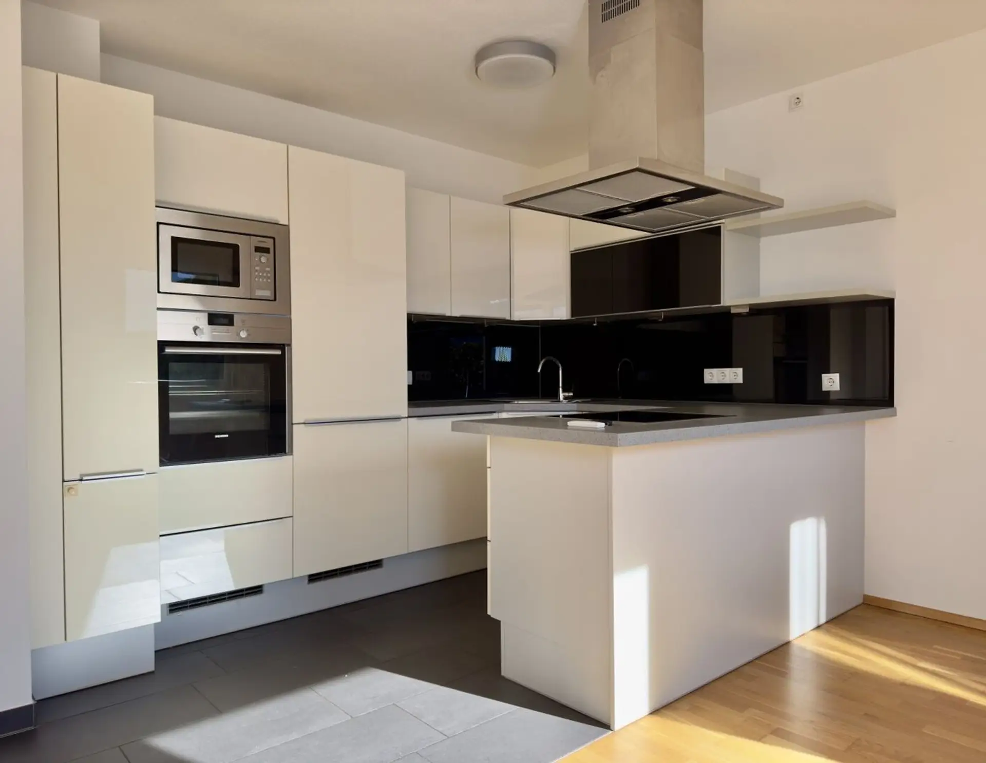 NEU - Komfortable 3-Zimmer-Wohnung mit Terrasse + Gärtchen