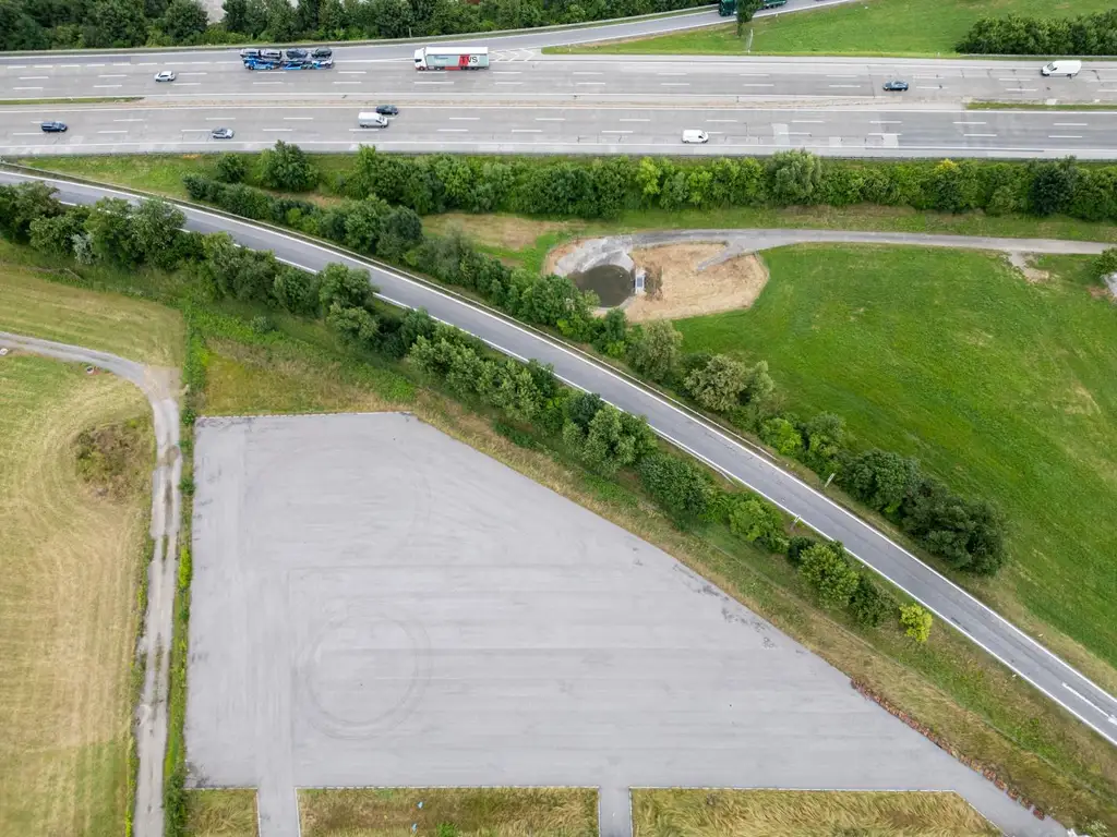 günstig und Direkt an der A1