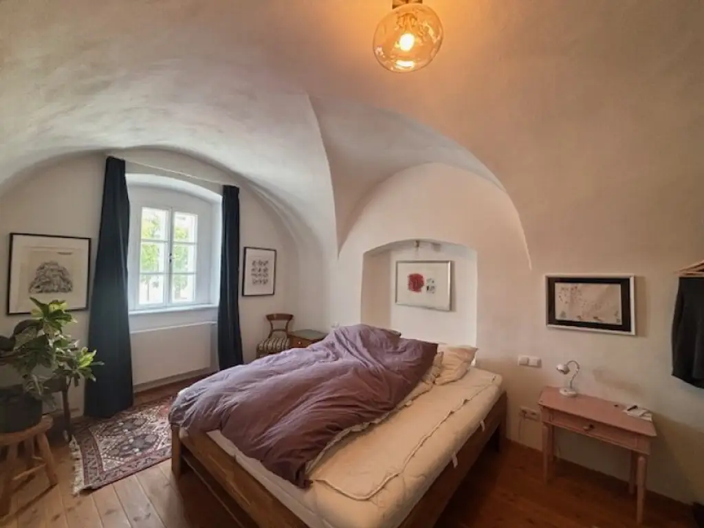 Breitenbrunn - historische (16.Jhd.), neu sanierte Wohnung samt Nebengebäuden und Garten im Ortszentrum