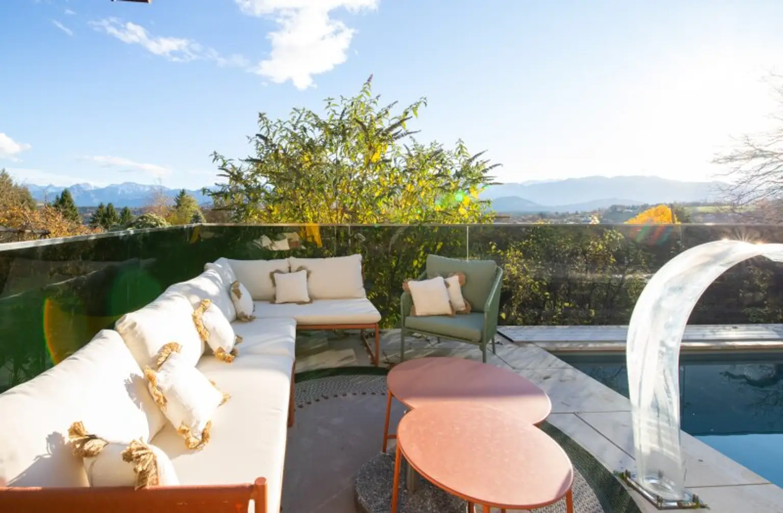 Wohntraum mit Swimming Pool & Sonnenterrasse in Velden am Wörther See