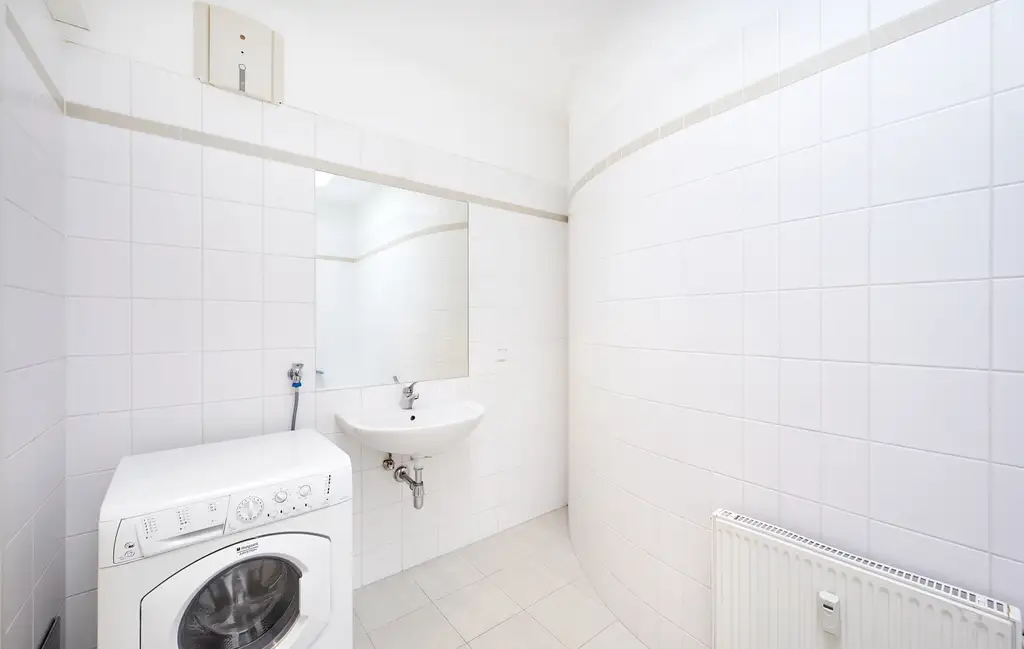Super geschnittene 2-Zimmer-Wohnung im Dachgeschoss!
