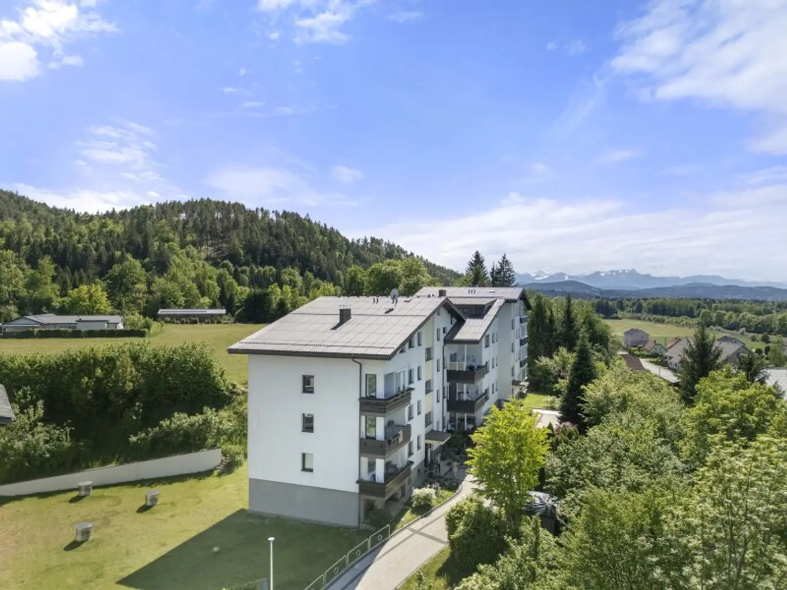 Kernsanierte, schöne, sowie sonnige und ruhige 3 Zi Wohnung 95,00m² mit Loggia in Maria Saal - Ratzendorf - Wohnen im Grünen!