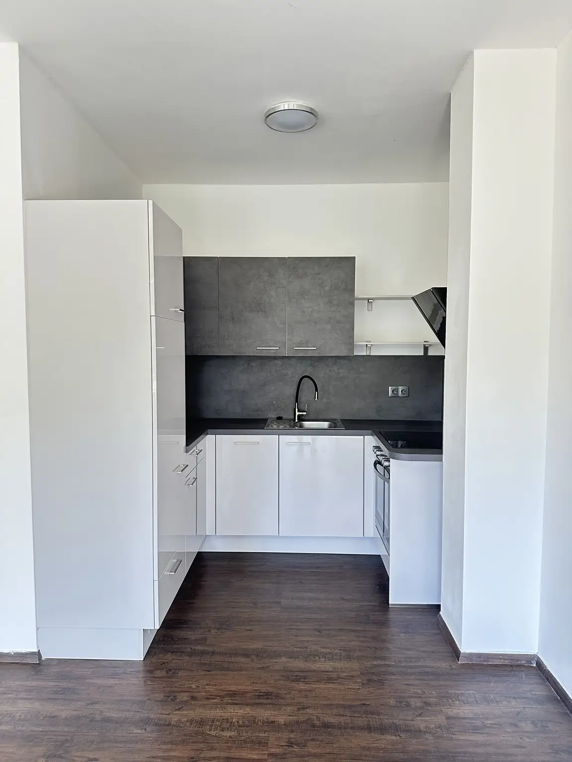 3 Zimmer Wohnung in Stockerau Balkon mit Grünblick