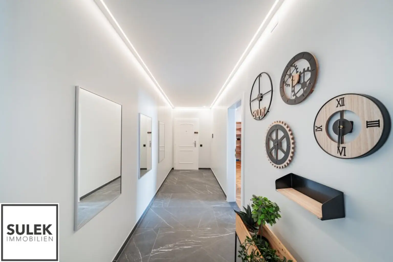 Ruhige, sanierte 3,5 Zimmer Wohnung mit Designer-Bad und Küche + Garage (optional!) in Mariahilf - beziehbar ab 01/26!