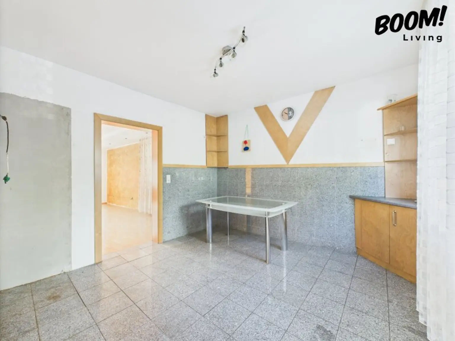 Attraktives, sanierungsbedürftiges Ein-/Mehrfamilienhaus mit viel Potenzial in Amstetten!