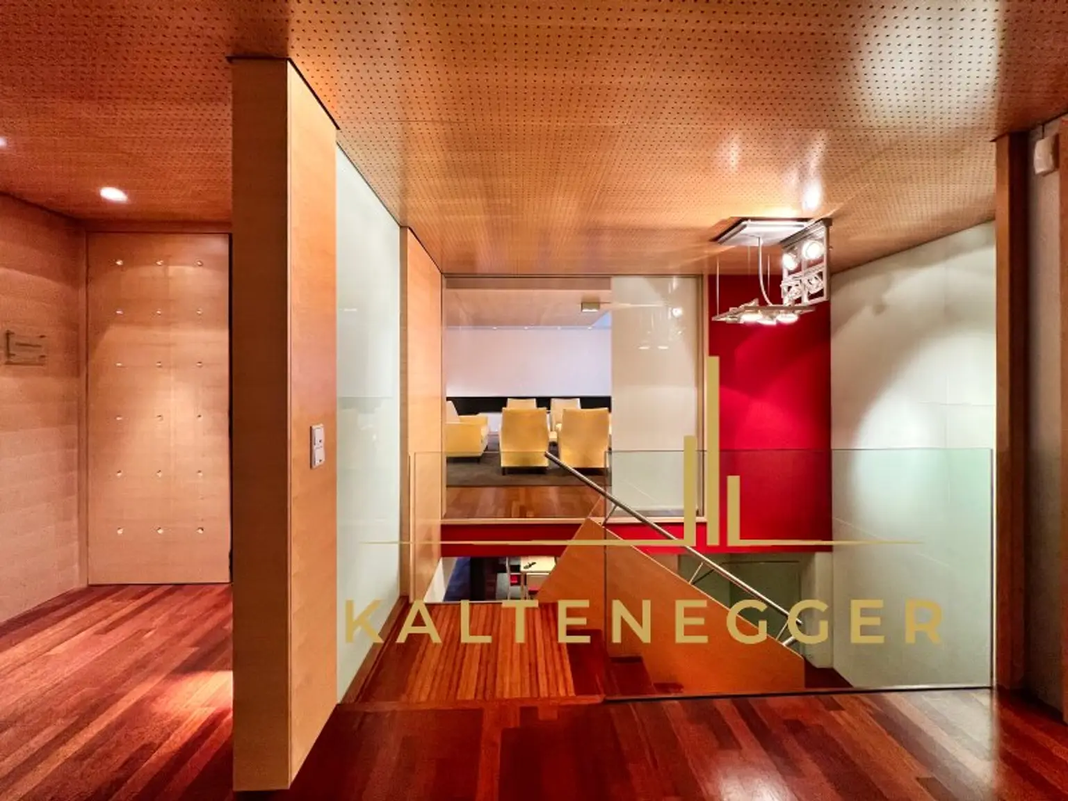 Nußdorfer Platz: Hochwertiges Büro 608 m² mit großer Terrasse  -   MIETE  10 € / m²