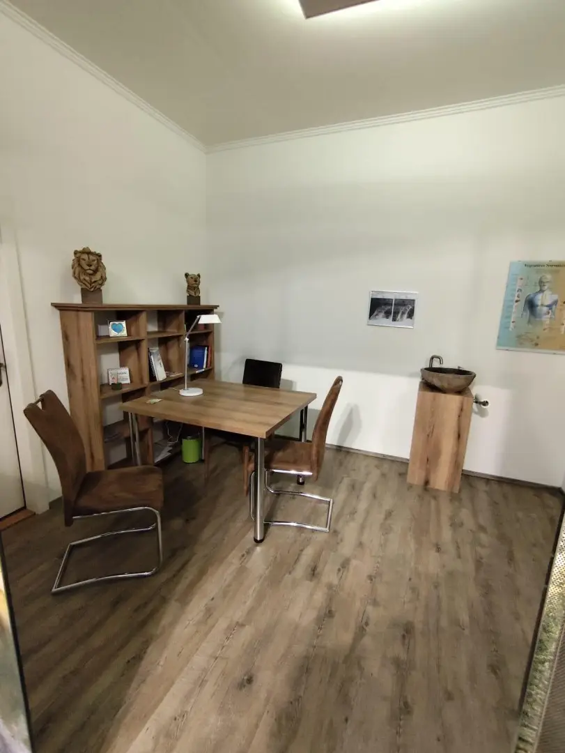 8 Büro 1 21.53.00 (1)