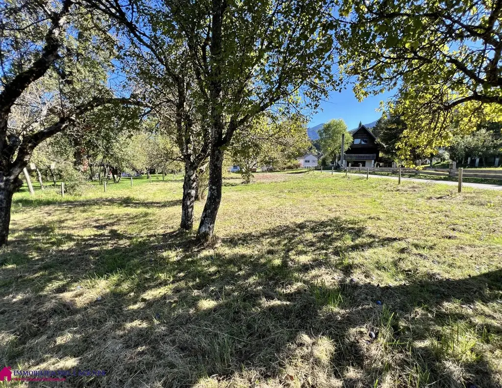 Sonniges Grundstück in schöner dörflicher Lage mit Ausblick