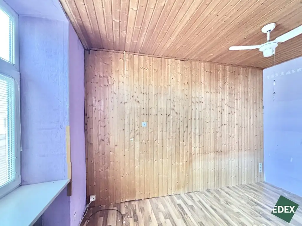 Sanierungsbedürftige 2,5-Zimmer-Altbauwohnung in guter Lage in Meidling