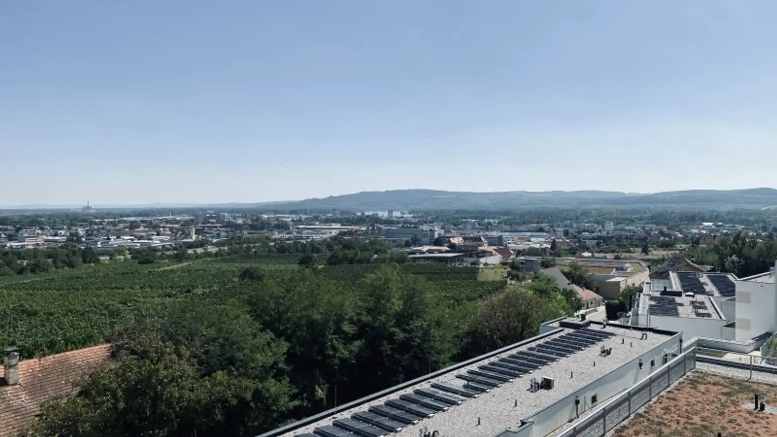 Neubau Erstbezug Moderne Zwei Zimmer Wohnung mit fabelhafter Aussicht