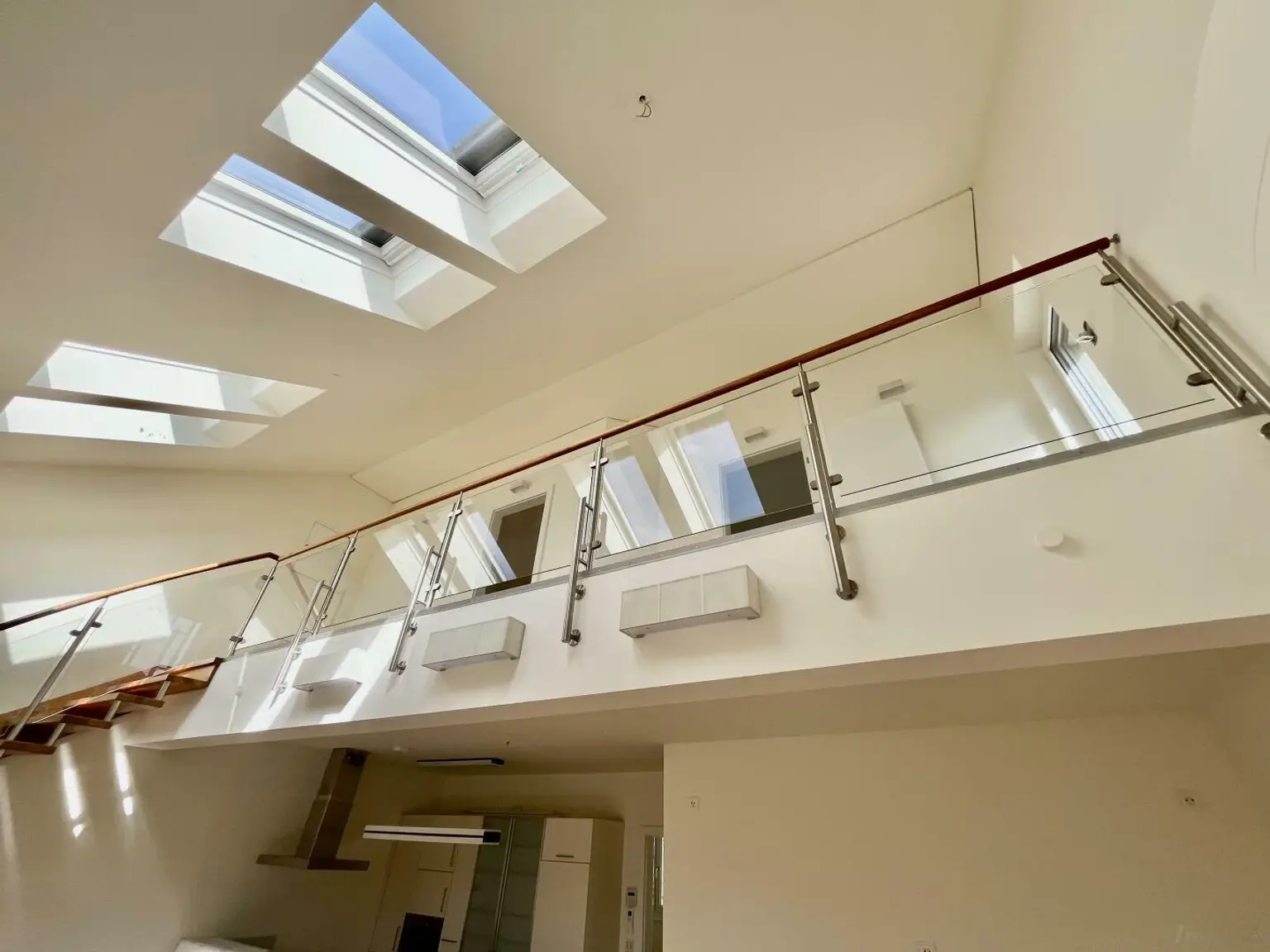 Maisonette: 1.OG und Dachgeschoss mit uneinsichtiger Dachterrasse, Parkplatz, top Ausstattung, Andritz