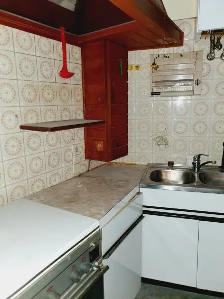 Unsanierte Wohnung in einem wunderschön sanierten Stilaltbau - Gaußplatz/Augarten