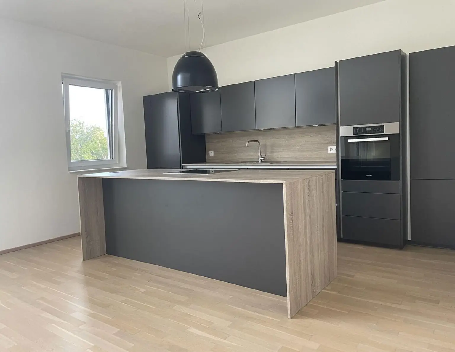 Moderne Wohnung auf 2 Ebenen mit großzügigen Räumen