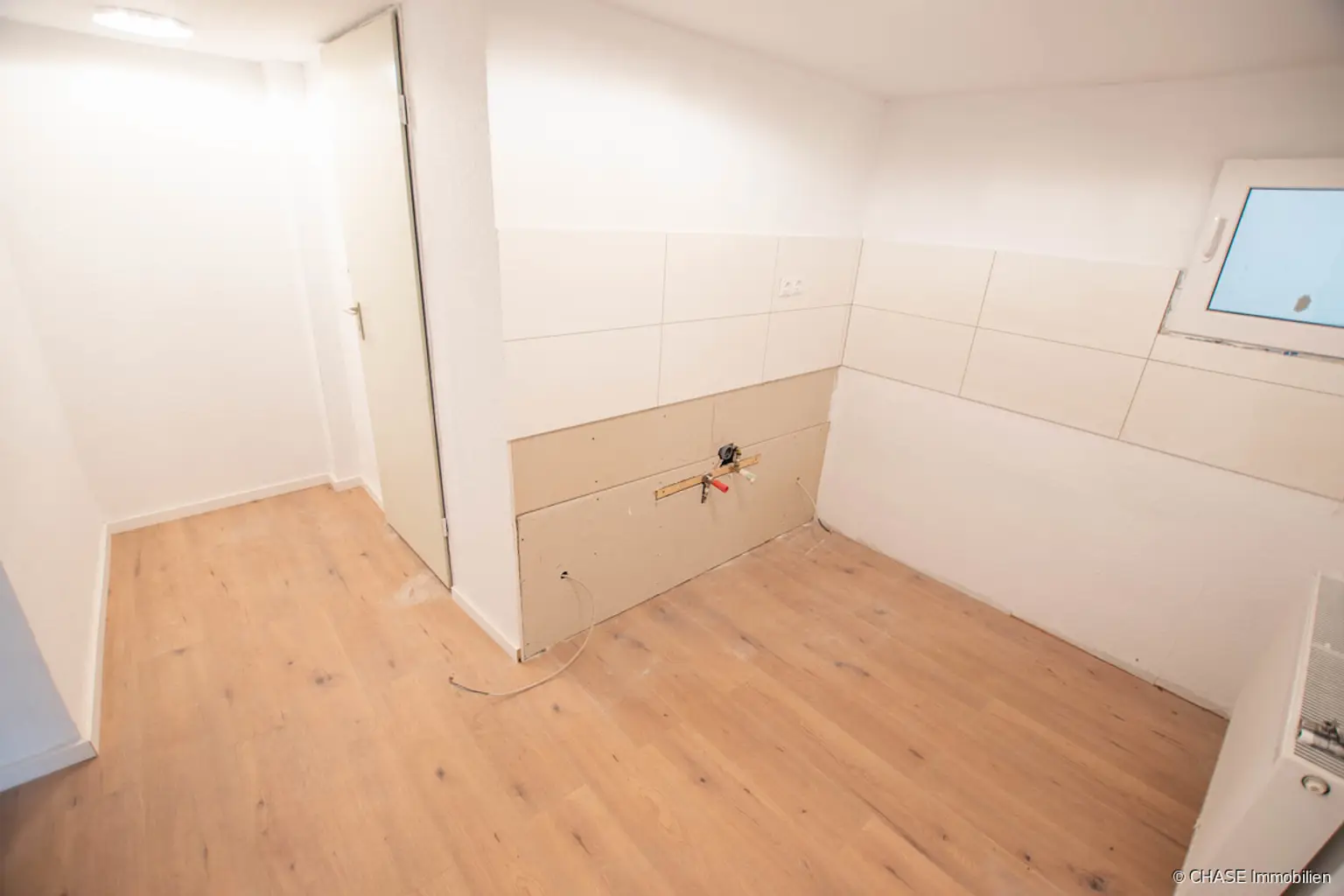 Küche und Badezimmer-Eingang - EG