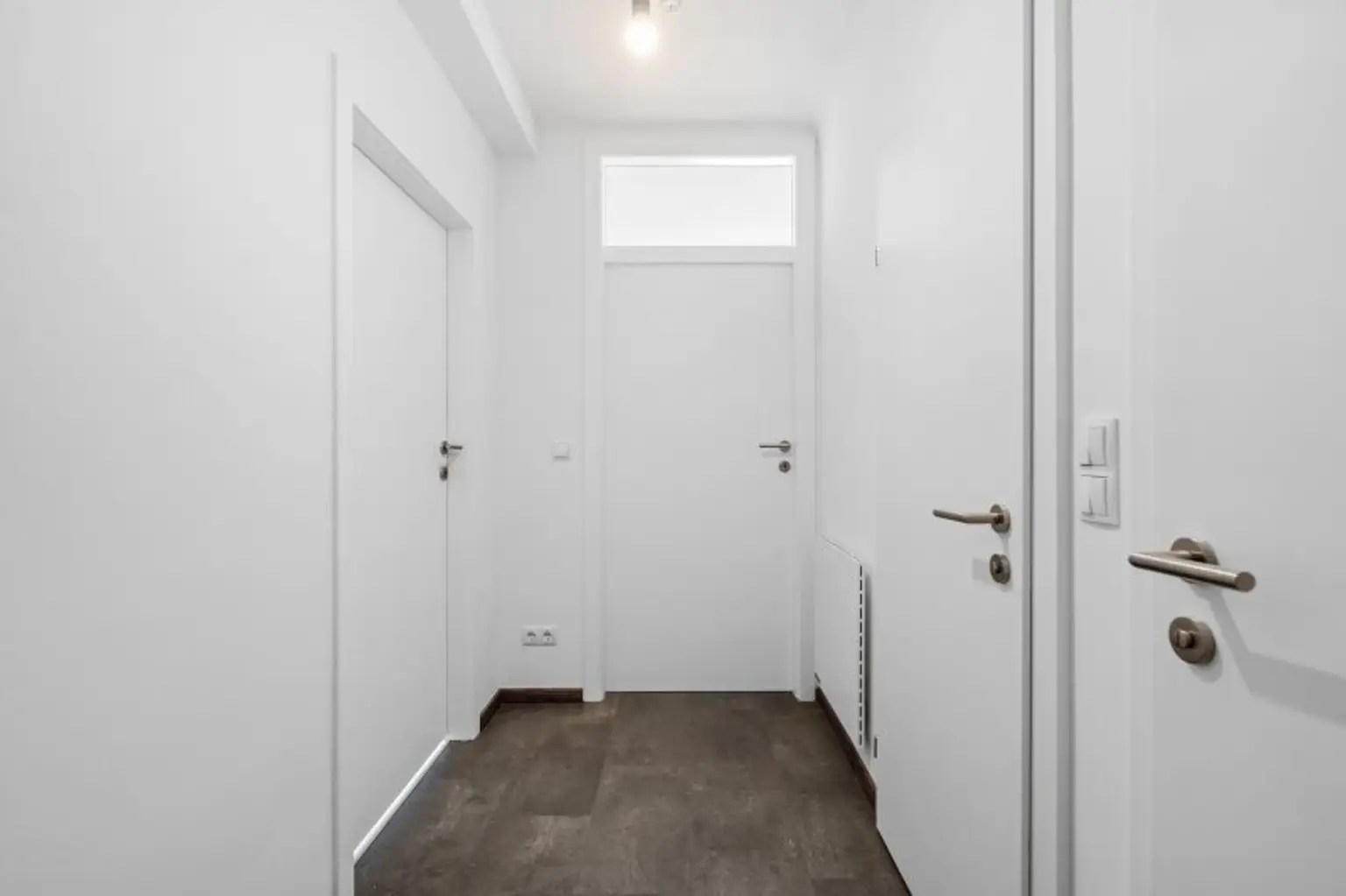 Tolle 2-Zimmer Wohnung mit Balkon & ganz neue Küche ! Verkehrsgünstig gelegen ! UNBEFRISTET !