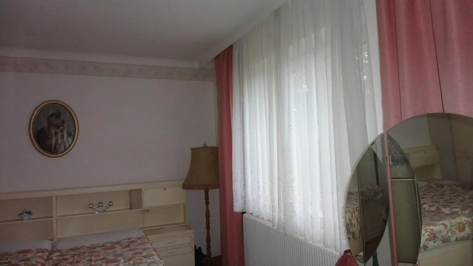 Einfamilienhaus mit Garten und Halle!