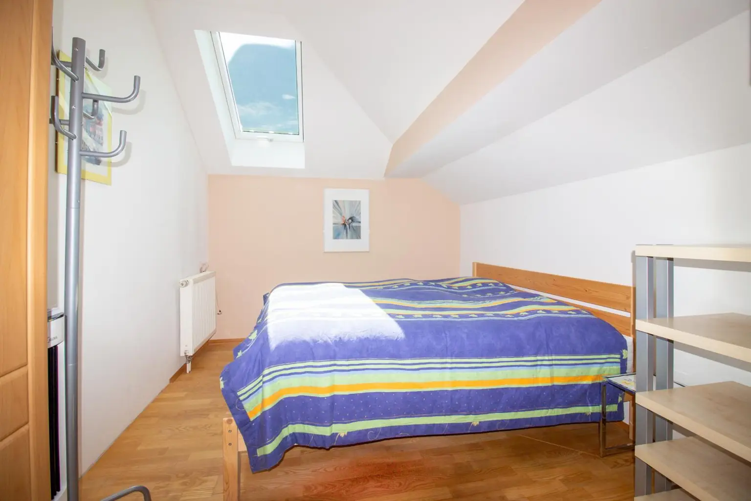 Einfamilienhaus mit Pool, Garten & Aussicht – Praxis & Mietpotential