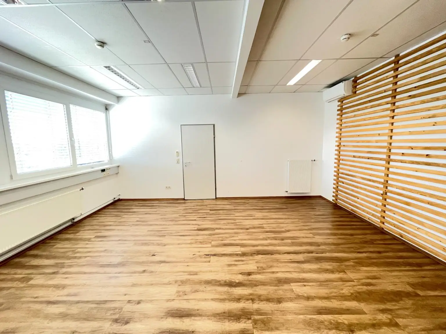 Innenansicht Büro Halle 4a
