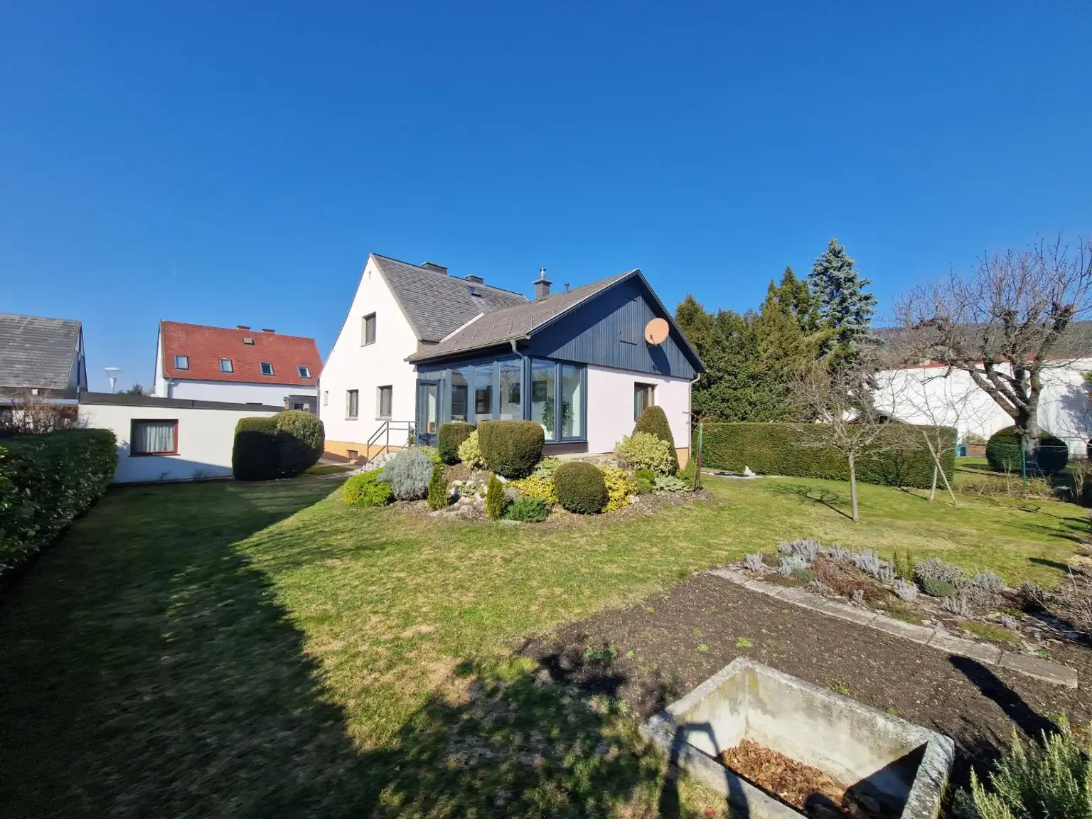 Hausansicht vom Garten