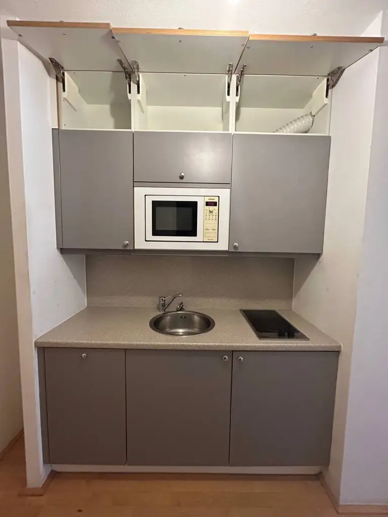 Charmante 1-Zimmer-Dachgeschosswohnung im 13. Bezirk!