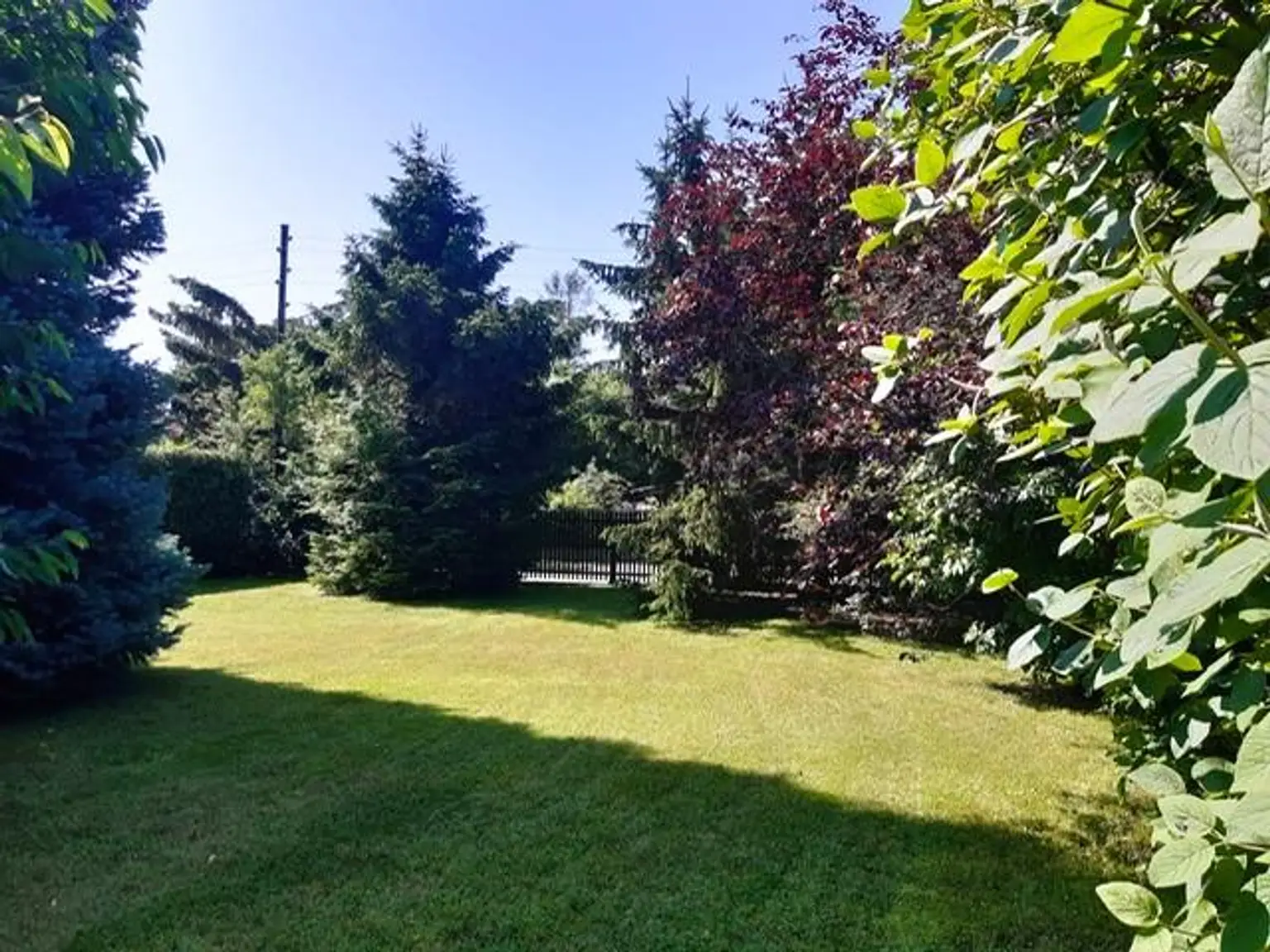 Familienwohnsitz inkl Baulandreserve! Grünoase mit Nebengebäude!