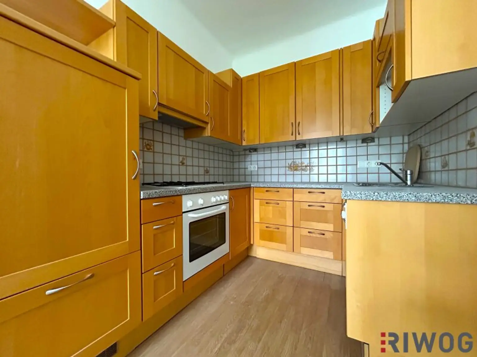 Nähe Pragerstraße und Nordbrücke*** 3 Zimmer mit separater Küche *** am Anton Anderer Platz