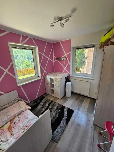 Neuwertiges  Familien Wohnhaus in Feldkirchen / St. Urban : 5 Zimmer, Garten, Balkone, tolle Ausstattung! mit  1 HA LW  Wiese für Tierhaltung