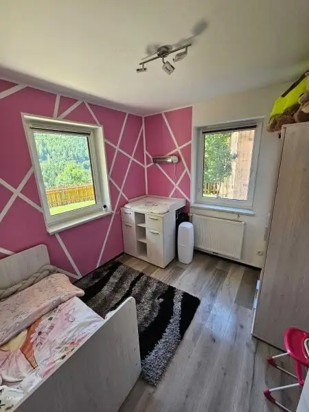 Neuwertiges  Familien Wohnhaus in Feldkirchen / St. Urban : 5 Zimmer, Garten, Balkone, tolle Ausstattung! mit  1 HA LW  Wiese für Tierhaltung